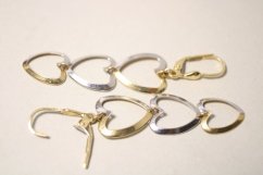 Visiace náušnice- trojica srdiečok- kombinované zlato-patent-14 karátov