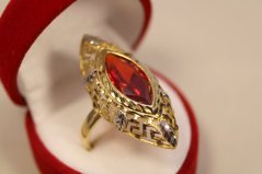 Zlatý prsteň výrazný vzor viacfarebné zlato, farebný kameň, veľkosť 62, 5,87 g, 14K, 585/1000
