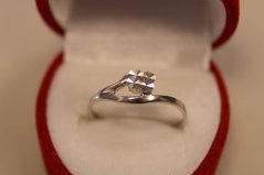 Prsteň s jemným vzorom-rhodium-striebro