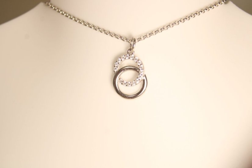 Strieborná celebritka prepojené kruhy s kamienkami, rhodium, 42-45 cm, 3,65 g, 925/1000