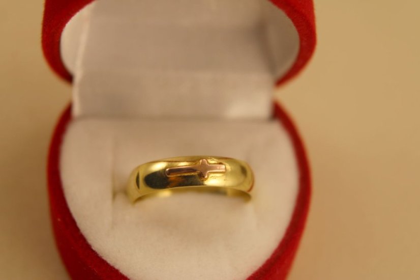 Prsteň- ruženec s krížikom- kombinované zlato- 14 karátov