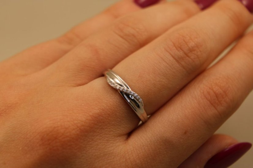 Prsteň -číre zirkóny-rhodium-striebro