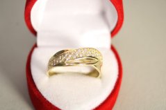 Dámsky prsteň posiaty čírymi zirkónmi, žlté zlato, veľkosť 58, 3,28 g, 14 karátov 585/1000