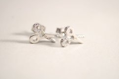 Náušnice-v tvare nožníc-rhódium-číre zirkóny-puzetky-striebro