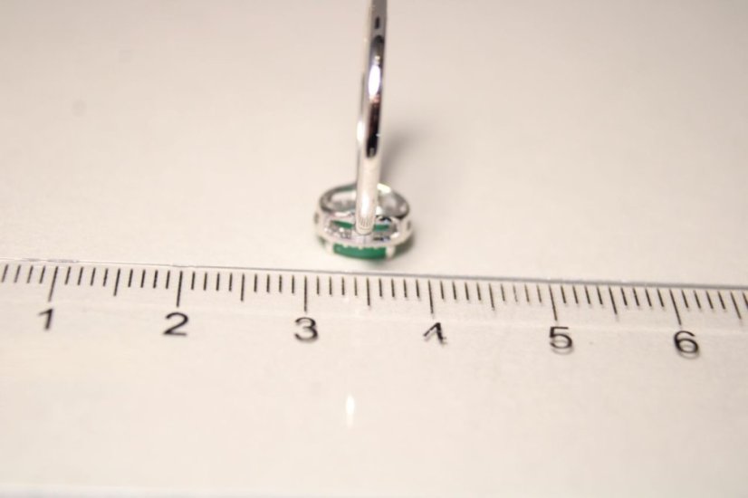 Prsteň-smaragd-číre zirkóny-rhodium-striebro