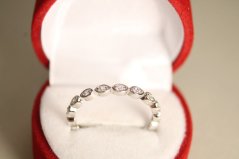 Strieborný prsteň s čírymi zirkónmi po celom obvode, rhodium, veľkosť 54, 1,60 g, 925/1000
