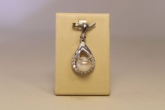 Prívesok- kvapka s perlou-číre zirkóny-biele zlato- 14 karátov