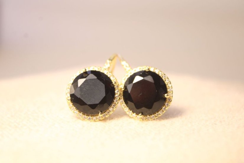 Náušnice- čierny kameň- číre zirkóny- patent- pozlátené striebro