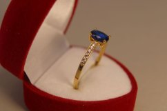 Prsteň-modrý zirkón-žlté zlato-14 karátov