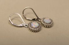 Náušnice s bielym opálom- číre zirkóny-klasické zapínanie-rhodium-striebro