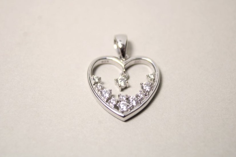 Strieborný prívesok Srdce s čírymi zirkónmi, rhodium, 1,27 g, 925/1000