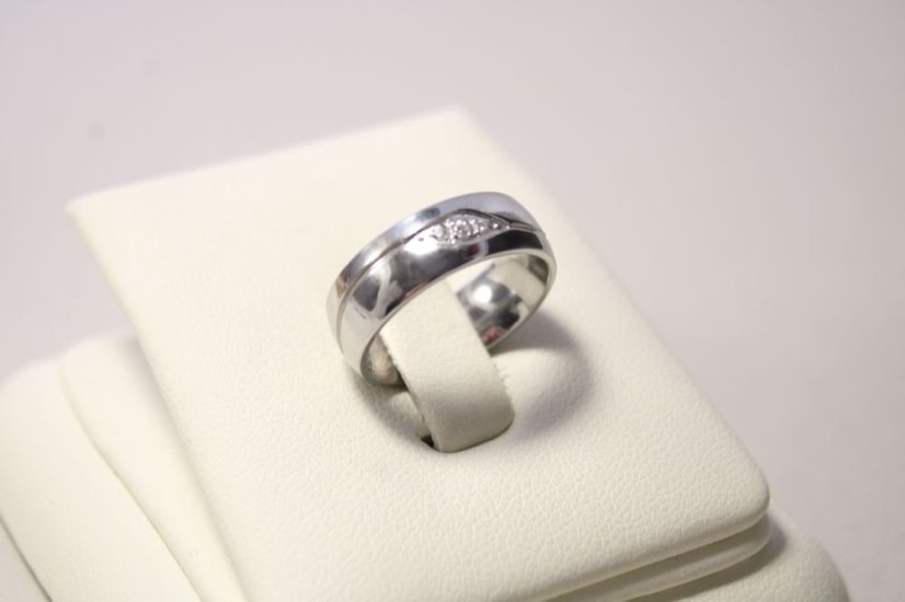 Prsteň-obrúčka- číre zirkóny- kombinovaná oceľ