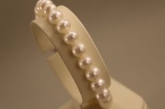 Náramok- sladkovodné biele perly- rhódiované striebro