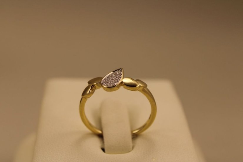 Prsteň-žlté zlato-diamanty 0,050 ct-H/Si-14 karátov