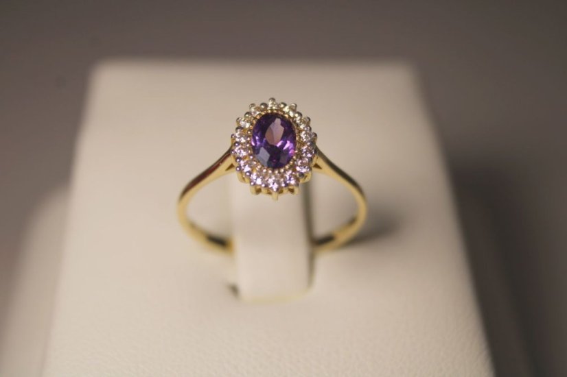 Prsteň- fialový zirkón-žlté zlato-14K
