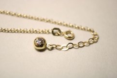 Náhrdelník- platnička- guličky- číre zirkóny- kombinované zlato- 14 karátov