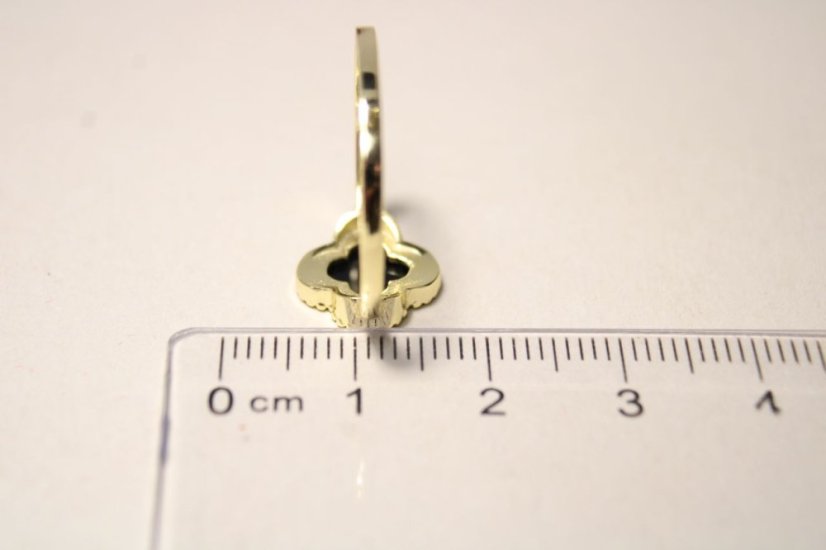 Dámsky prsteň ďatelinka s čiernym kameňom, pozlátené striebro, veľkosť 60, 2,18 g, 925/1000 - Materiál: Pozlátené striebro, Druh kameňa: FAREBNÝ ZIRKÓN, Farba kameňa: Čierny, Veľkosť prsteňa: 60, Váha (g): 2,18, Rýdzosť: STRIEBRO 925/1000