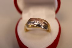 Prsteň- kamienky- viacfarebné zlato- 14 karátov