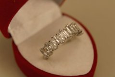 Prsteň- číre obdĺžnikové zirkóny-rhodium-striebro
