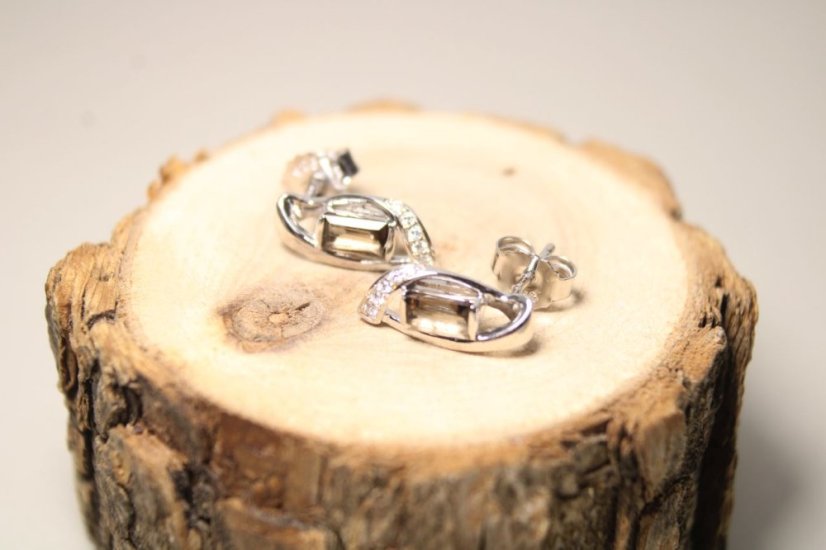 Náušnice-hnedo-šedý kremeň-číre zirkóny-rhodium-puzetky-striebro