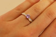 Prsteň- diamanty- ametyst- kombinované zlato- 14 karátov
