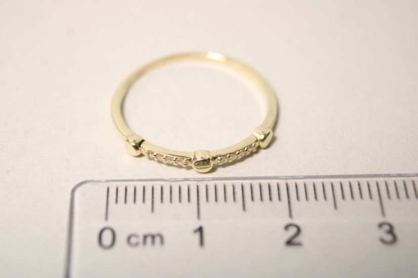Diamantový prsteň zo žltého zlata 0,04 ct H/Si2, veľkosť 54, 1,04 g, 14 karátov 585/1000 - Farba zlata: Žltá, Druh kameňa: DIAMANT (BRILIANT), Farba kameňa: Biely, Veľkosť prsteňa: 54, Váha (g): 1,04, Rýdzosť: 14 karátov 585/1000