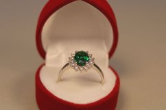 Zlatý prsteň brúsený zelený zirkón, biele zlato, veľkosť 55, 2,90g, 14k 585/1000