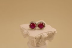 Náušnice - sýto rúžový a číry zirkón - šrúbky - rhodiované striebro