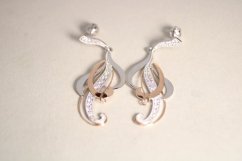 Náušnice- tvar vĺn- číre zirkóny- šrúbky- viacfarebné zlato- 14 karátov