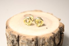 Minimalistické pozlátené strieborné náušnice v tvare uzlíkov, puzetové zapínanie, 1,76g, 925/1000