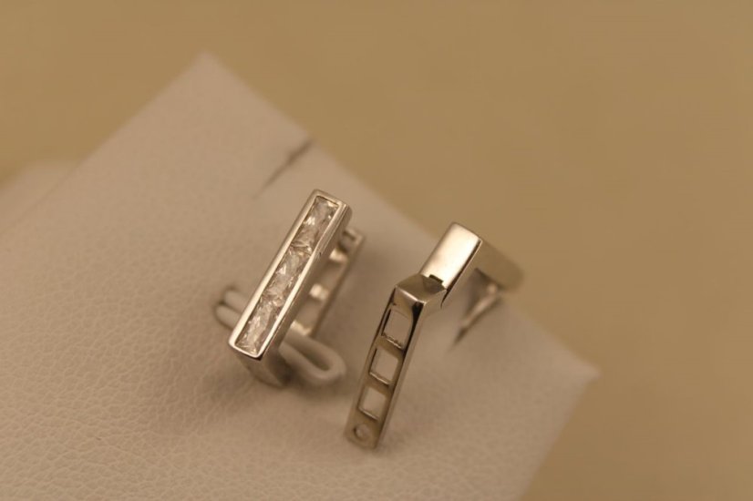 Náušnice- obdĺžníky- číre zirkóny- zacvakávacie- biele zlato- 14K
