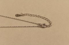 Retiazka- celebritka- písmeno R- zirkóny- rhódiované striebro