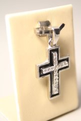 Prívesok-kríž-číre zirkóny- čierny smalt-rhodium-striebro