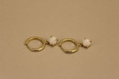 Náušnice - krúžky - biely opál - pozlátené striebro