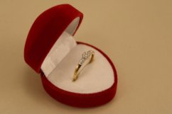 Prsteň - diamanty/centrálny briliant 0,08 ct/0,03 ct -  kombinované zlato - 14 karátov