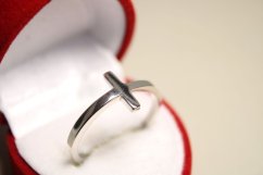 Prsteň-krížik-hladký povrch-rhoium-striebro