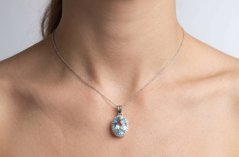 Prívesok-modrý Topás- číre zirkóny- biele zlato- 14 karátov