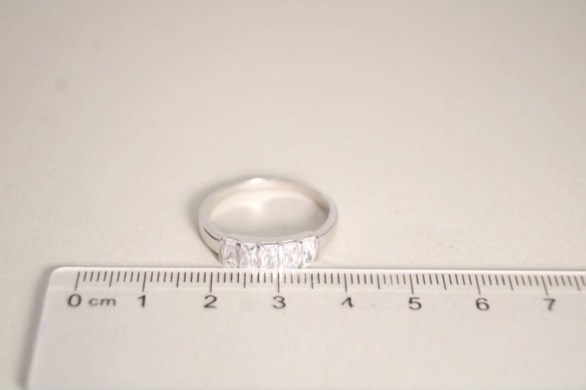 Zlatý prsteň s čírymi zirkónmi z bieleho zlata, veľkosť 60, 2,95 g, 14 karátov 585/1000