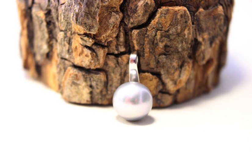 Prívesok- sivá riečna perla- rhódiované striebro