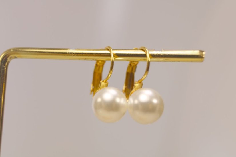 Náušnice- biele perly- patent-pozlátená chirurgická oceľ