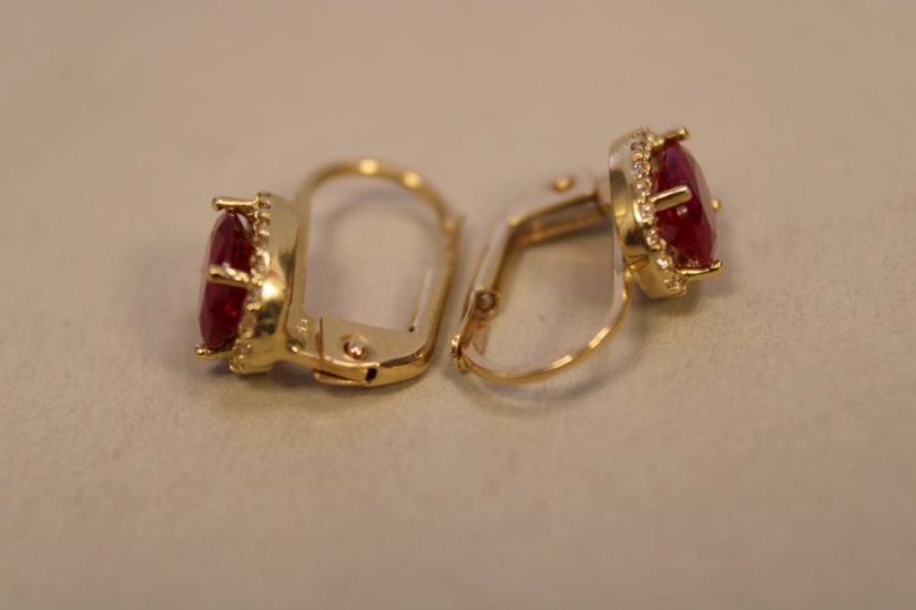 Náušnice patentové- červený kameň- žlté zlato- 14 karátov