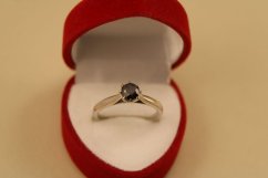 Prsteň- čierny diamant- 0,60ct- biele zlato- 14 karátov