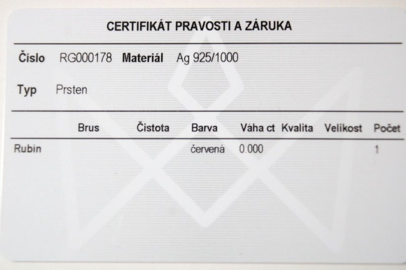 Strieborný pozlátený prsteň s rubínom v tvare slzy a čírymi zirkónmi,veľkosť 53, 1,38g, 925/1000