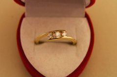 Prsteň- diamanty- H/Si2- žlté zlato- 14 karátov