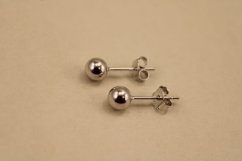 Náušnice- guličky- puzetky- rhódiované striebro