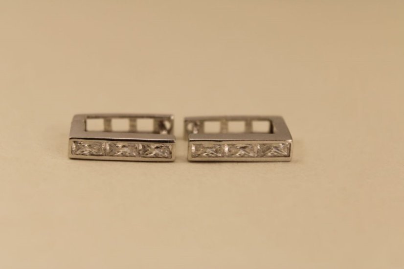 Náušnice- obdĺžníky- číre zirkóny- zacvakávacie- biele zlato- 14K