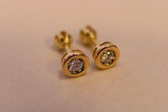 Zlaté naušnice okrúhle brilianty žlté zlato, šrúbky, 1,85 g, 0,16ct, 14 karátov, 585/1000
