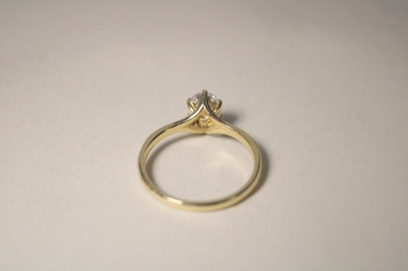 Prsteň-číry kameň-kombinované zlato-14K