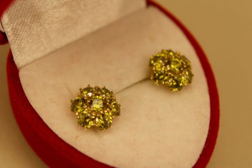 Zlaté náušnice, žlté zlato, zelený zirkón 1,75g 14k 585/1000