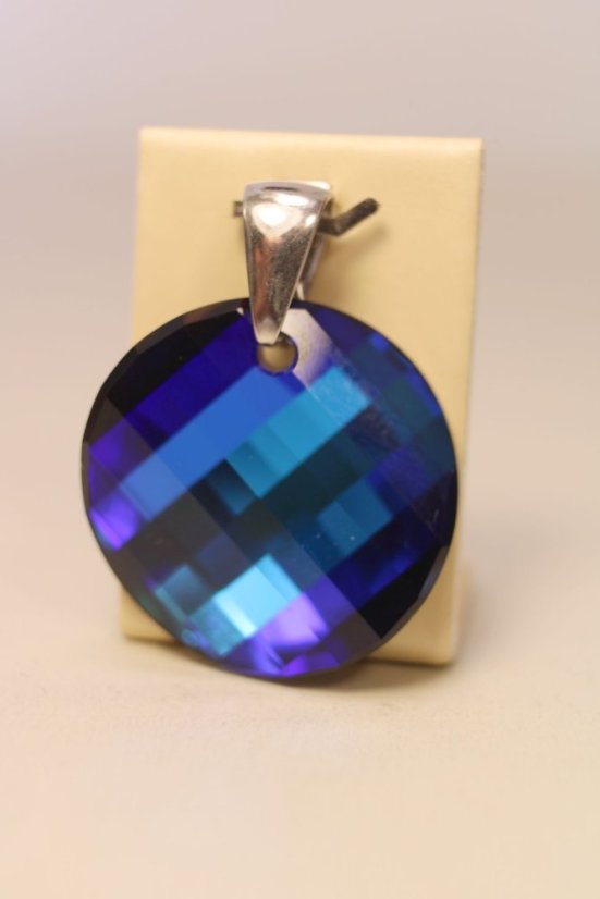 Prívesok - modrý swarovski kameňom-rhodiované striebro - Druh kameňa: SWAROVSKI PRÍRODNÝ KAMEŇ, Farba kameňa: Modrý, Váha (g): 8,37, Rýdzosť: STRIEBRO 925/1000